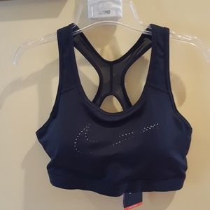 Brand new Nike sportsbra